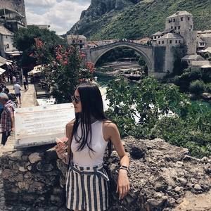 Meet your Posher, Carolina